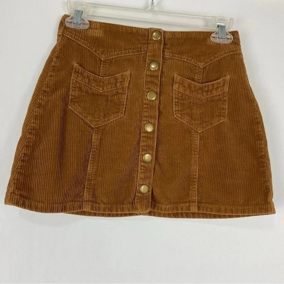 Kendall + Kylie Corduroy Snap Button Front‎ Mini Skirt Size 24 - Picture 1 of 5